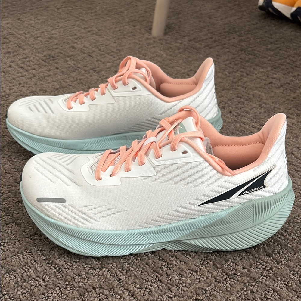 Altra Flow Women's White and Pink Running Shoes